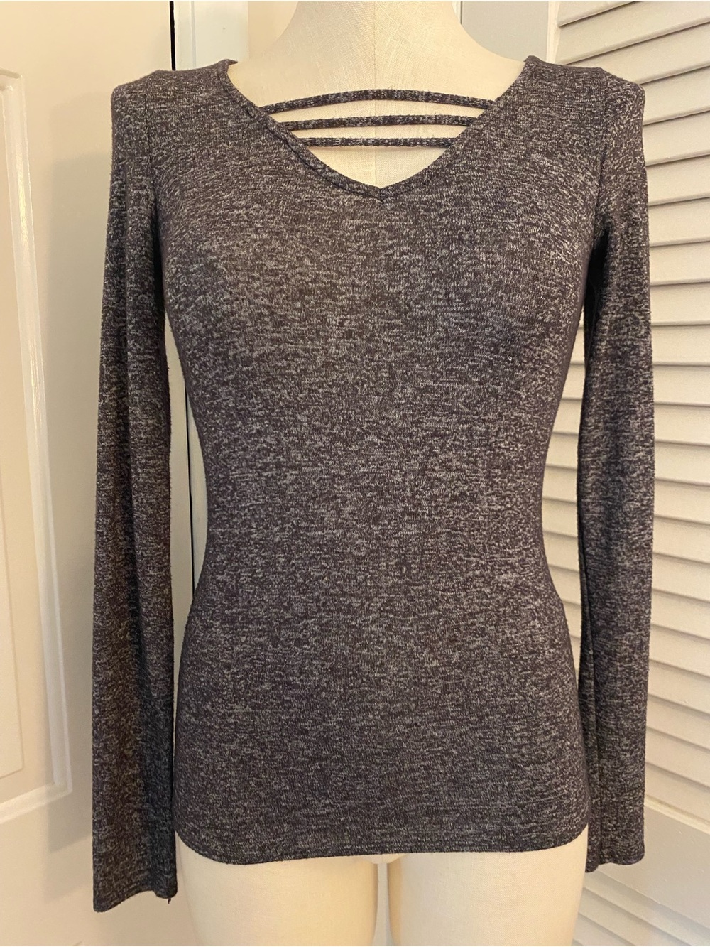 Womens Gray “Hollister” Long Sleeve Top- Size Medium